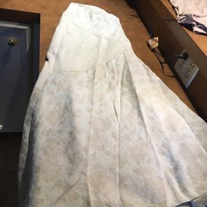 Cato woman’s linen skirt and blouse set